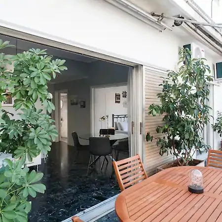 A Masterpiece In Plaka With Big Balcony And Acropolis View Lägenhet